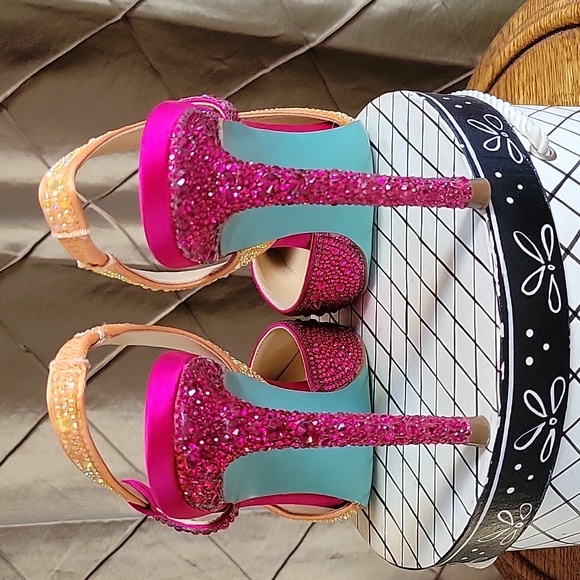 NWOT- Betsey Johnson ‘SB-Rocky’ Crystal Embellished Slingbacks - Picture 7 of 10